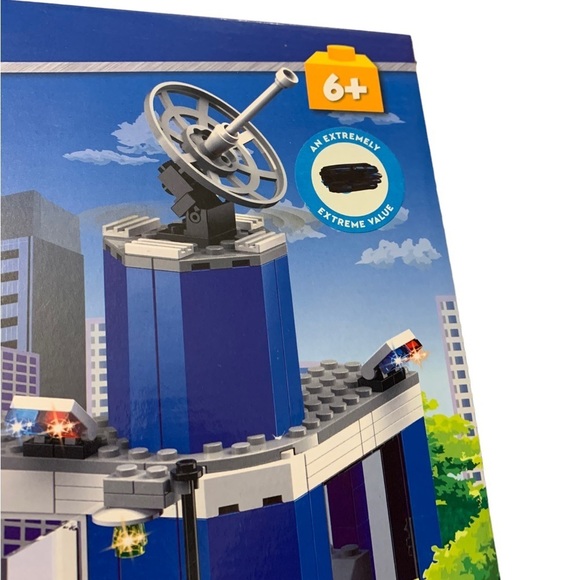 Build Me Up Police Station 201-Piece Building Set Ages 6+ New In Box Lego - Picture 3 of 9